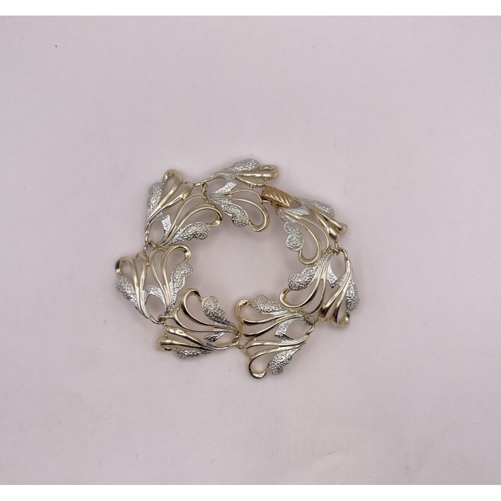 Vintage Sarah Coventry Bracelet Scalloped Link